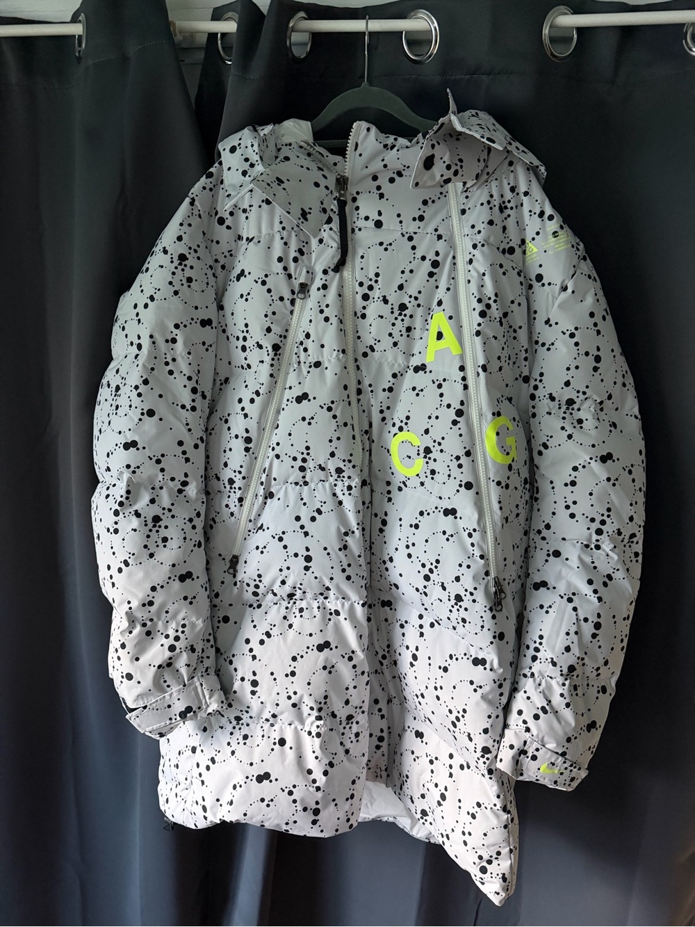 Nike NikeLab ACG Down Fill Parka Jacket Men XL White Splatter Volt AQ3517-100